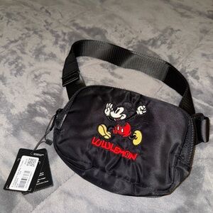 Lululemon x Disney Unisex Everywhere Belt Bag 1L Mickey In Motion Black NWT